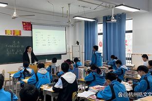 控卫？！奇怪！索汉12投仅3中拿到8分8篮板&只送出1助攻